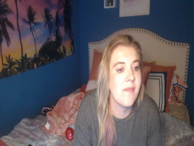 Live sex webcam photo for SnowWhiteXxxx #255504352