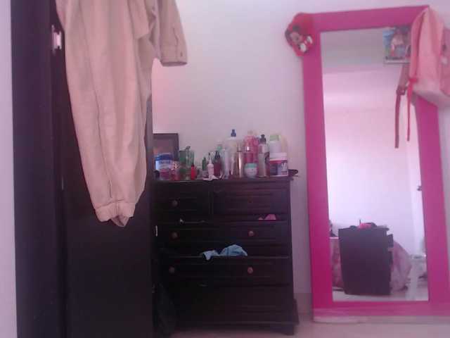 Live sex webcam photo for Daizy-cooper #241913573