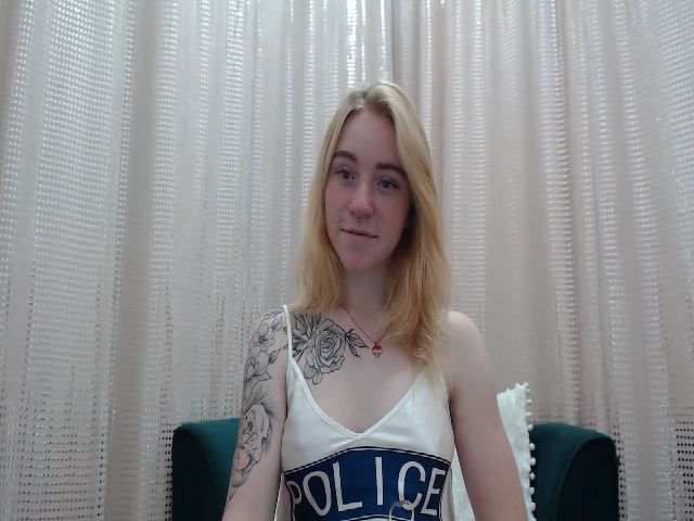 Live sex webcam photo for RedBerryy #256623751