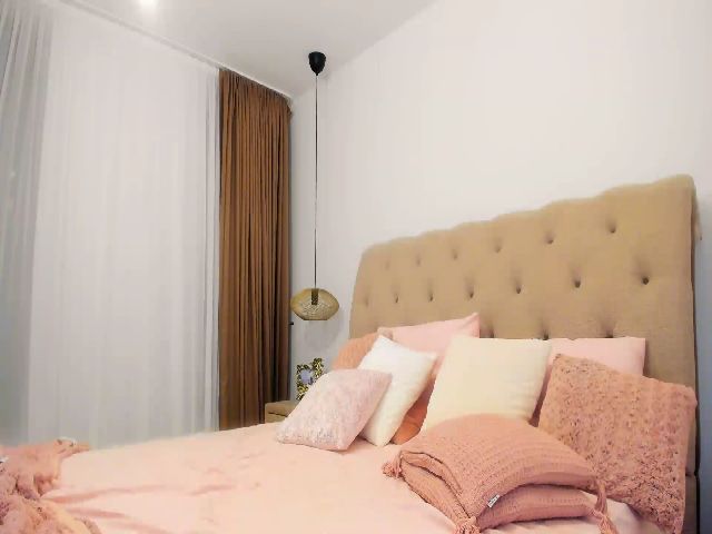 Live sex webcam photo for call_me_em #255581031