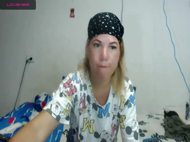 Live sex webcam photo for MikahLatin #260102940