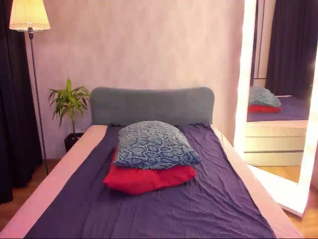 Live sex webcam photo for EmilySense #265550980