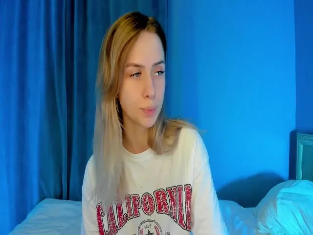 Live sex webcam photo for Jumphigherr #263754011