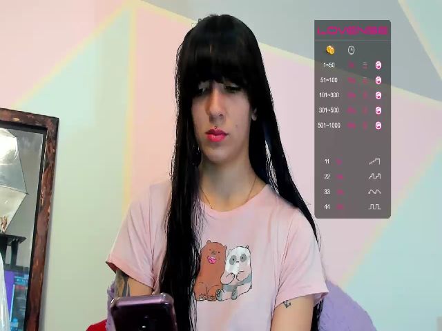 Live sex webcam photo for Violetatoo #255943022