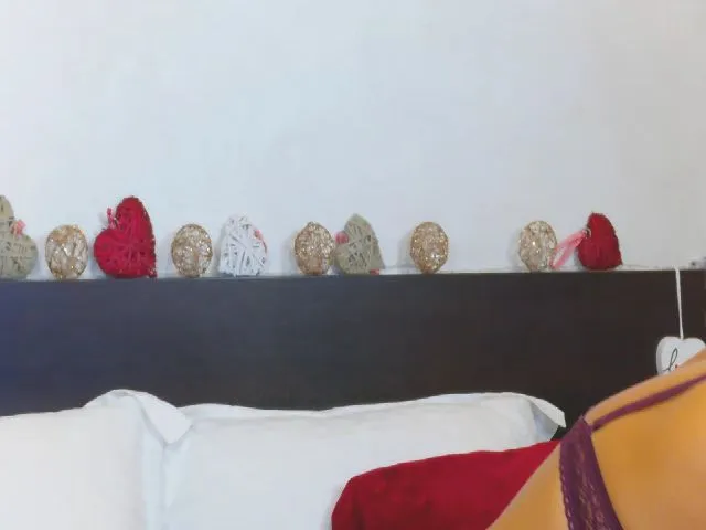 Live sex webcam photo for KayaWallker #261734072