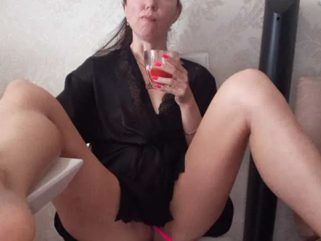 Live sex webcam photo for Pirojulia #241416829