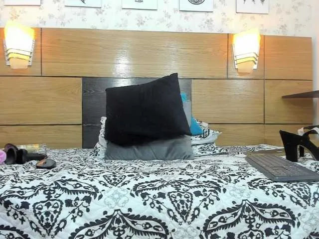 Live sex webcam photo for burbuja- #241411281