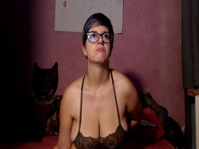 Live sex webcam photo for IamMiky #254656313