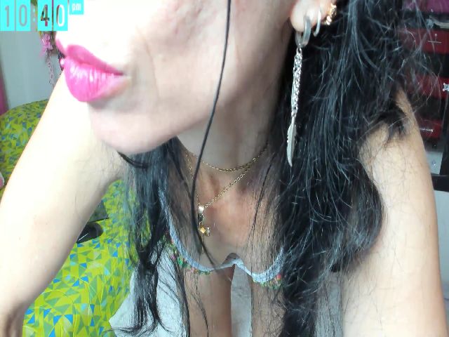 Live sex webcam photo for Shantal_Milf #252713113