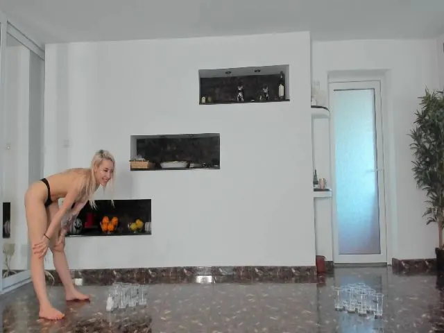 Live sex webcam photo for DinasLibrary #254996661