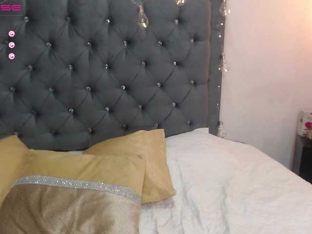 Live sex webcam photo for alanajones #241181983