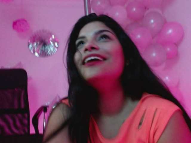 Live sex webcam photo for lolaastars1 #241120675