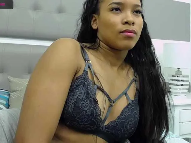 Live sex webcam photo for CoraimaHicks #240912714