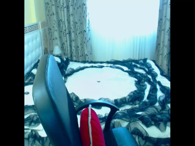 Live sex webcam photo for SonyaHotMilf #261981713