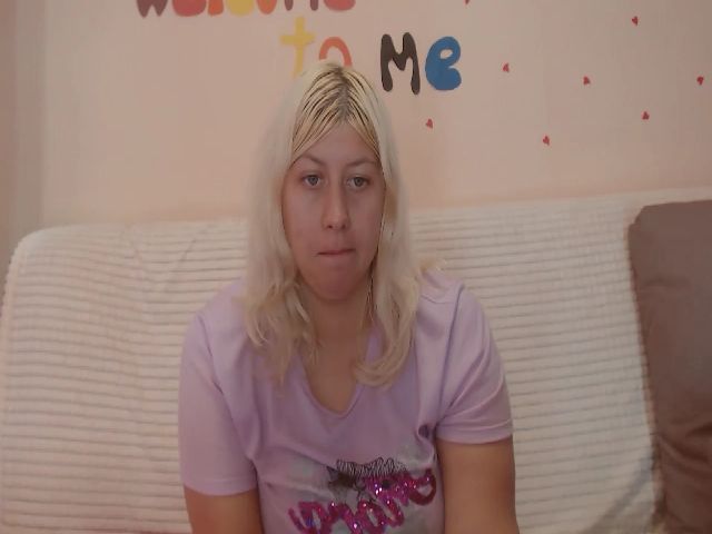 Live sex webcam photo for Kylie_Pag #261220952