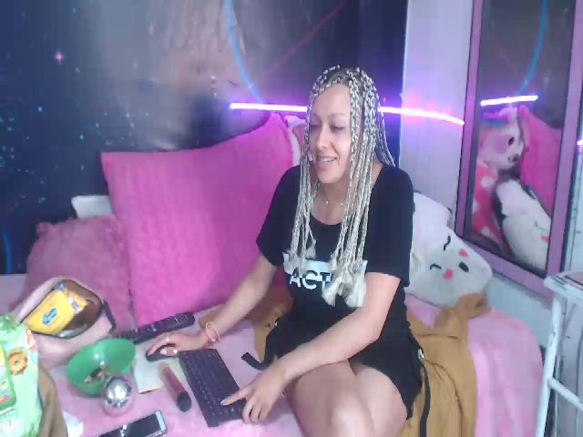 Live sex webcam photo for Emily_sweet2 #252926119