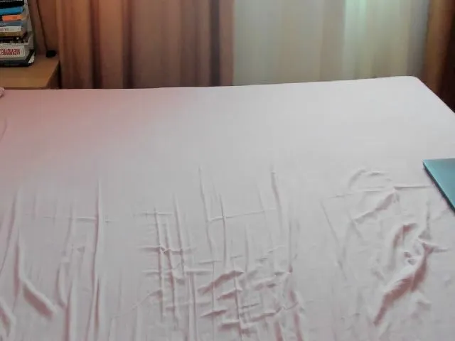 Live sex webcam photo for Nicolle2 #254813787