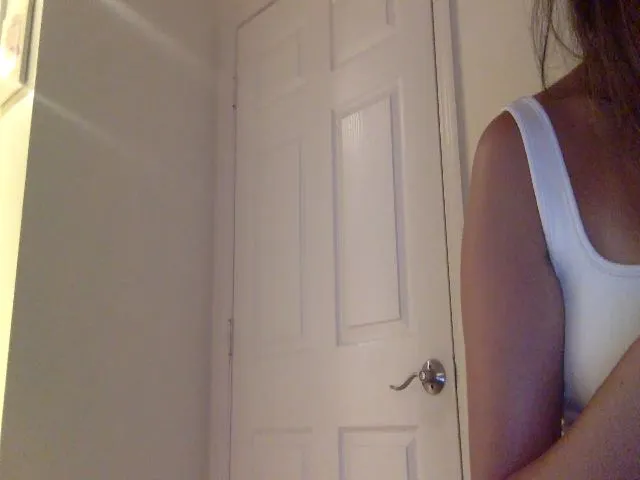 Live sex webcam photo for FreckledPoni #262409758