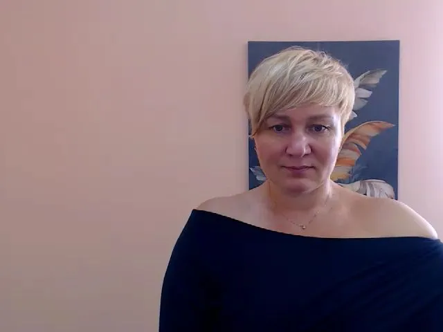 Live sex webcam photo for KailyMey #256289083