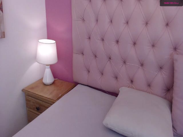 Live sex webcam photo for Keyra_R #252864870