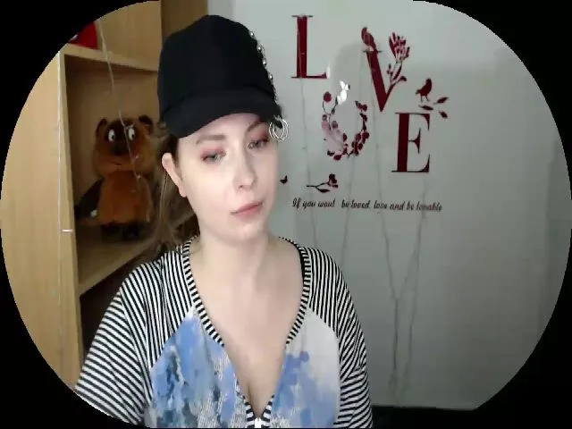 Live sex webcam photo for MollyMey #253185371