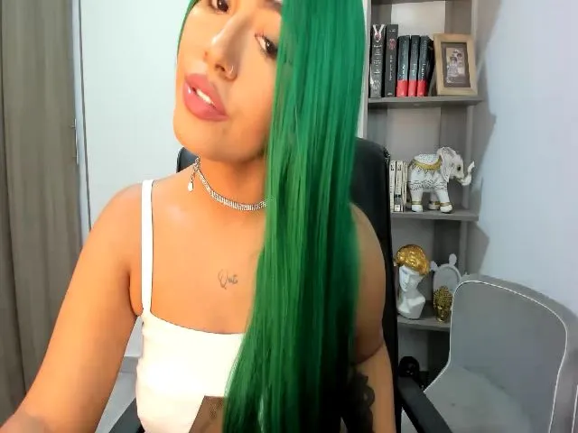 Live sex webcam photo for latina_violet #261886282