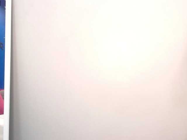 Live sex webcam photo for roxyjordan #243141258