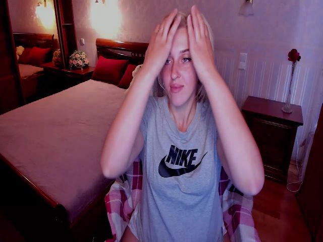 Live sex webcam photo for VictoriaJons5 #257432879