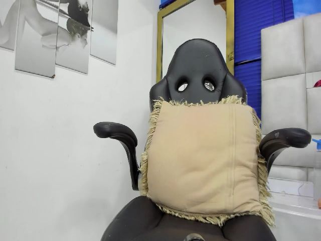 Live sex webcam photo for Scarlet_corte #257338205