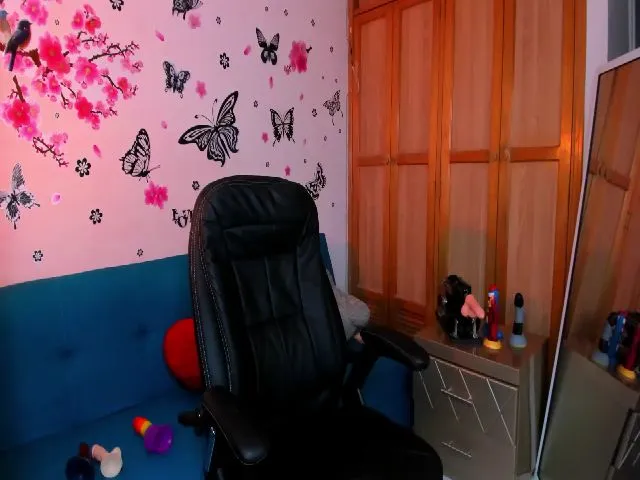 Live sex webcam photo for Conydecker #260317389