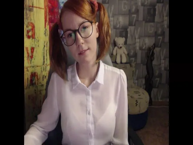 Live sex webcam photo for NikiFoks18 #263385279