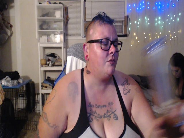 Live sex webcam photo for PunkChick420 #253032972