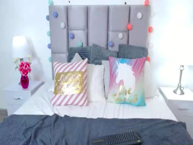 Live sex webcam photo for Mia_thompsons #253504147