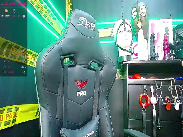 Live sex webcam photo for Rubi_slave #252461805