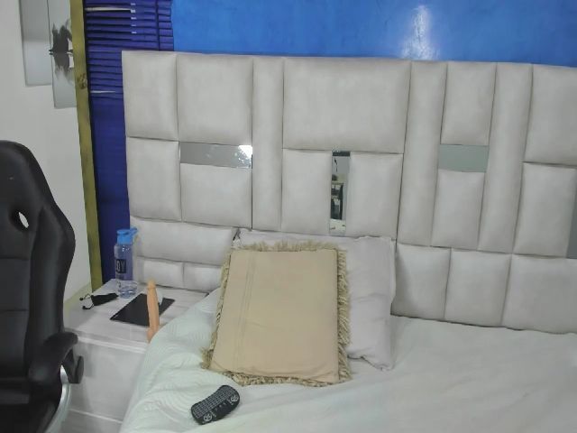 Live sex webcam photo for Scarlet_corte #252789534