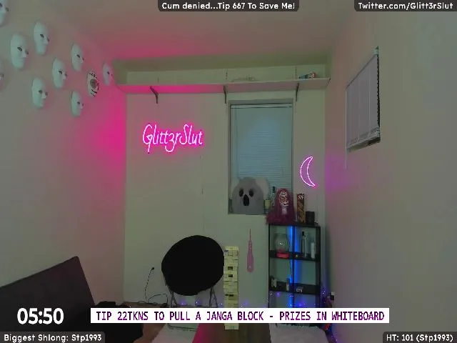 Live sex webcam photo for Glitt3rSlut #254316045