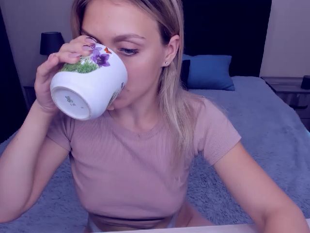 Live sex webcam photo for MeganKind #254788369