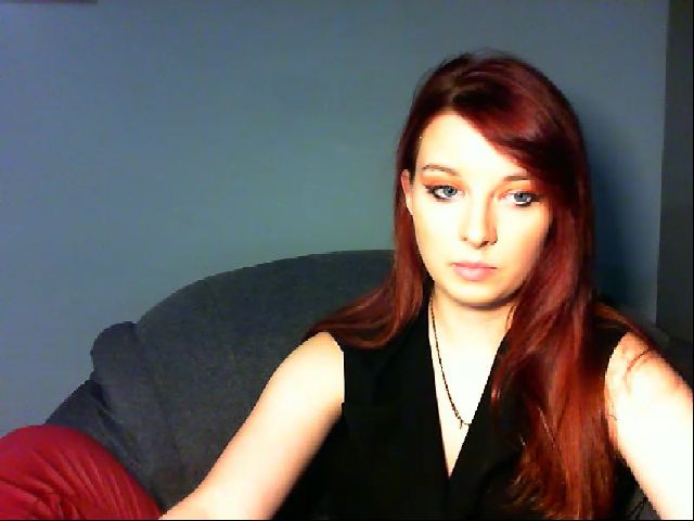 Live sex webcam photo for VirginLuna18 #264407103