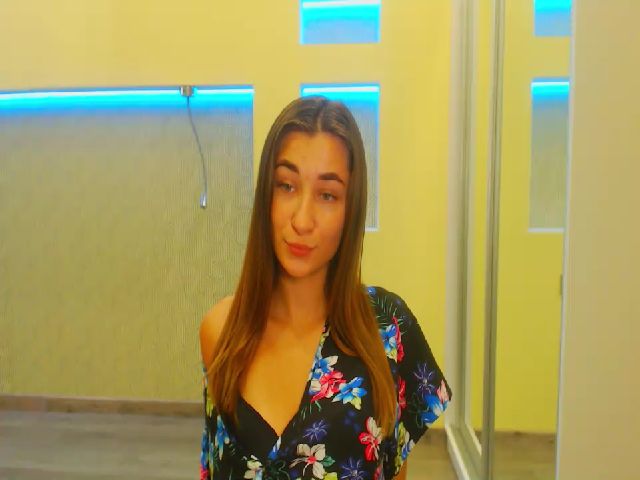 Live sex webcam photo for Nikolle_Love #253763691