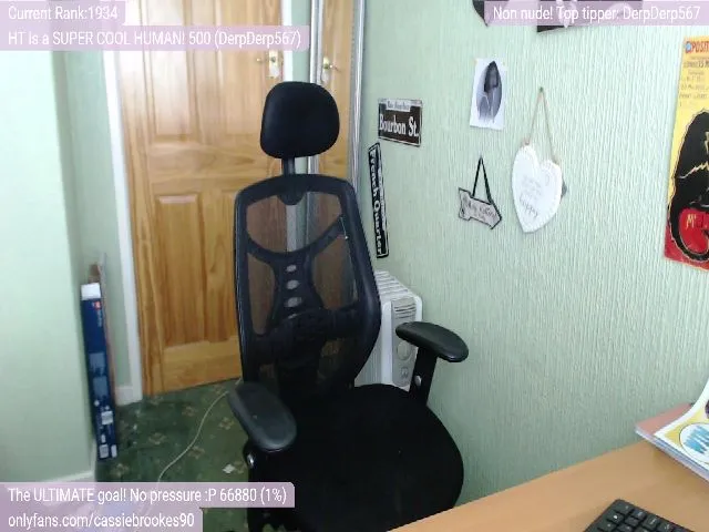 Live sex webcam photo for CassieBrookes #252580285