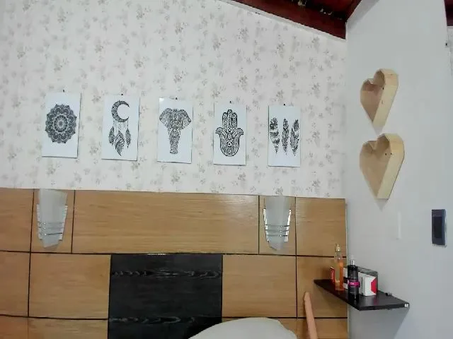 Live sex webcam photo for Kloemss #253811413