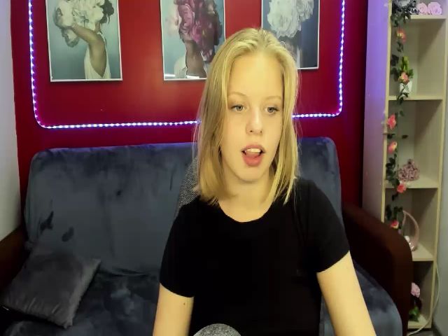 Live sex webcam photo for PinkieTease #256291729