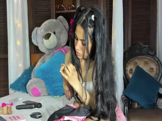 Live sex webcam photo for Latinangel1_ #256763316