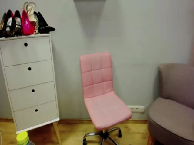 Live sex webcam photo for LUXAishax #256512927