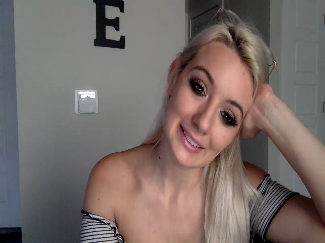 Live sex webcam photo for Sammy_gray #255199565