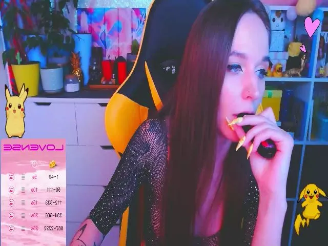 Live sex webcam photo for JinjerMoon #253835727