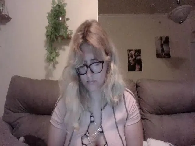 Live sex webcam photo for cozychristine #253309414