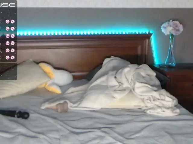 Live sex webcam photo for HollyMays #241209480