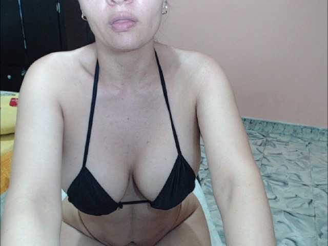 Live sex webcam photo for aitanaross #241475694