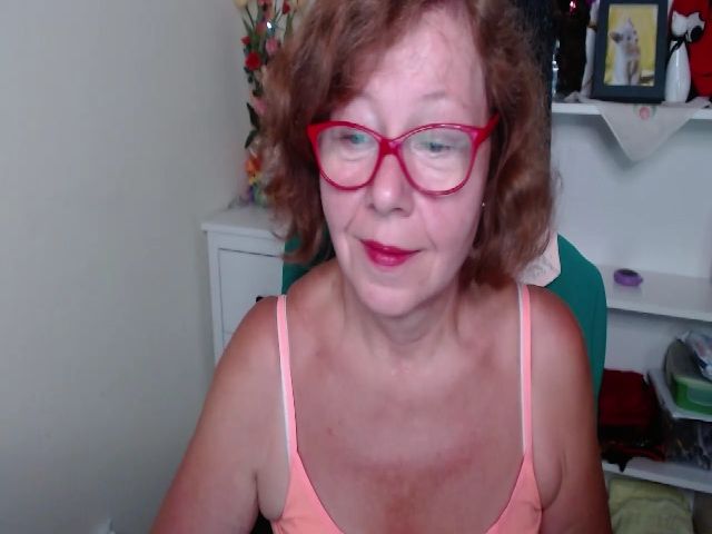 Live sex webcam photo for Adele_69 #263037648